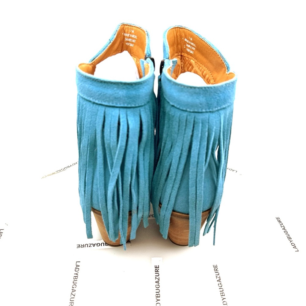 NWOB Dingo Women’s Stylish Blue Embroidered Boots Size 7 - Picture 7 of 11